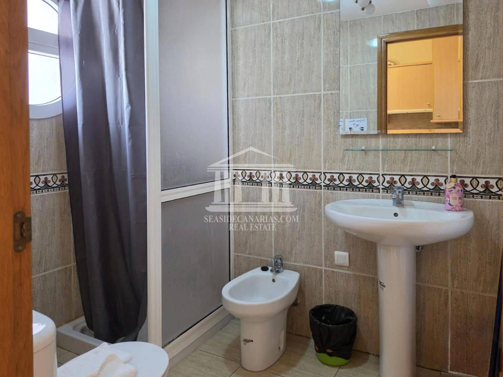 Piso en Costa del Silencio en venta con piscina - 157.500 € (Ref: 9752379)