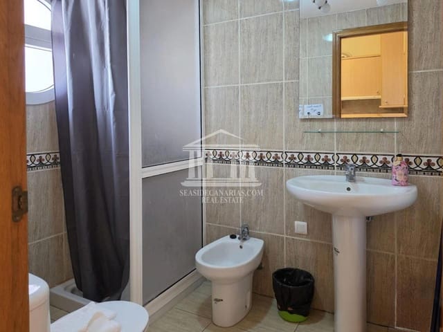 Piso en Costa del Silencio, Arona en venta con piscina - 157.500 € (Ref: 9752379)