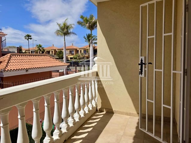 Piso en Costa del Silencio, Arona en venta con piscina - 157.500 € (Ref: 9752379)