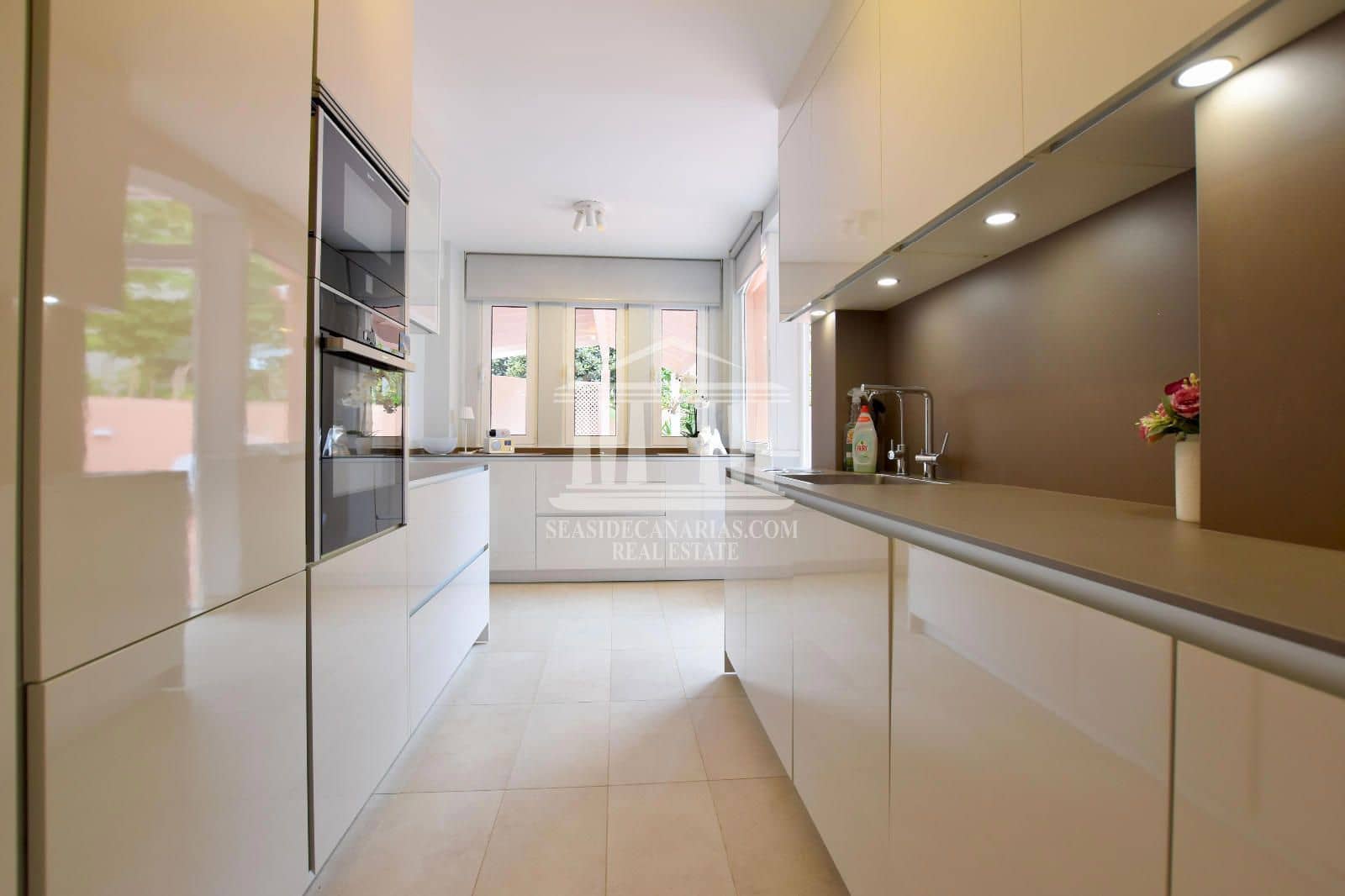 3 bedroom Villa for sale in La Caleta Adeje with pool garage - € 1,250,000 (Ref: 9752381)