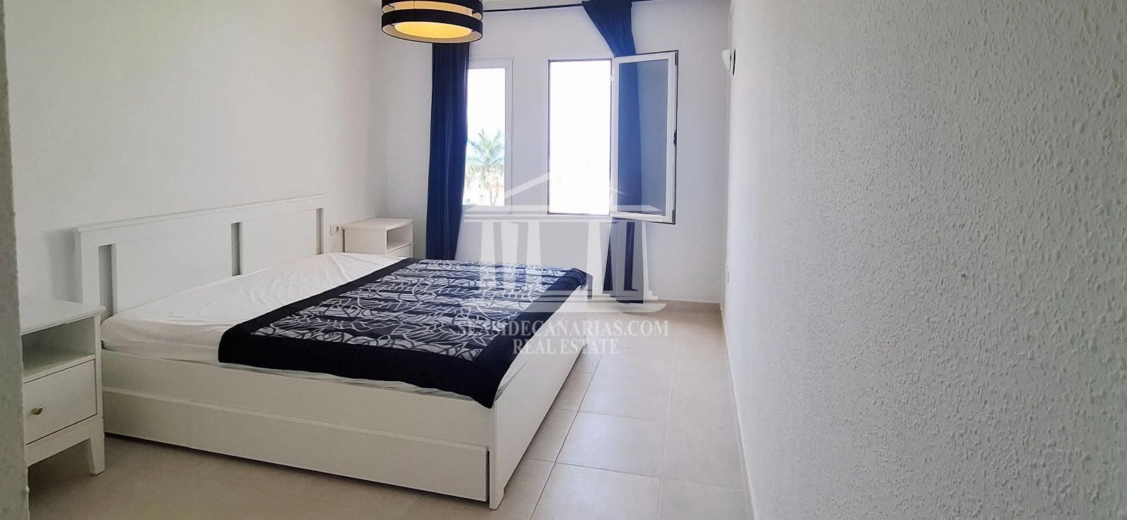 2 soverom Leilighet til salgs i El Madronal med svømmebasseng garasje - € 429 500 (Ref: 9752382)