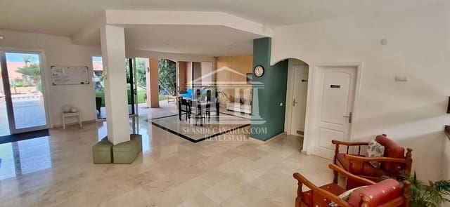 2 soverom Leilighet til salgs i El Madroñal, Adeje med svømmebasseng garasje - € 429 500 (Ref: 9752382)