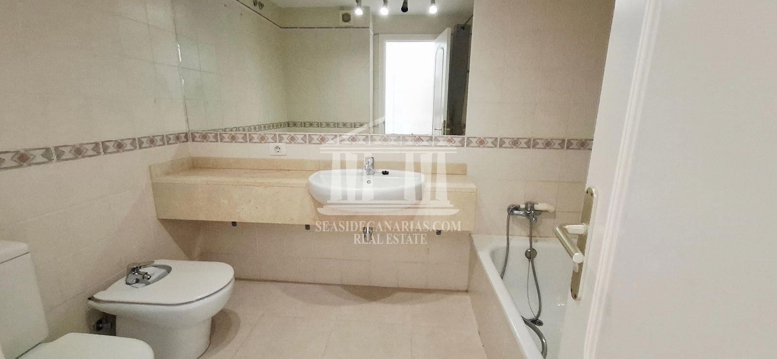 2 soverom Leilighet til salgs i El Madronal med svømmebasseng garasje - € 429 500 (Ref: 9752382)