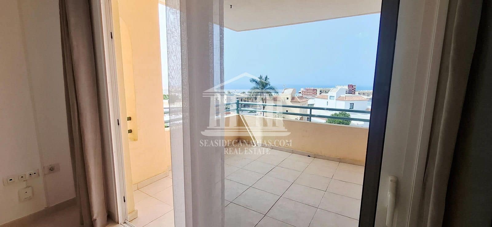 2 soverom Leilighet til salgs i El Madronal med svømmebasseng garasje - € 429 500 (Ref: 9752382)