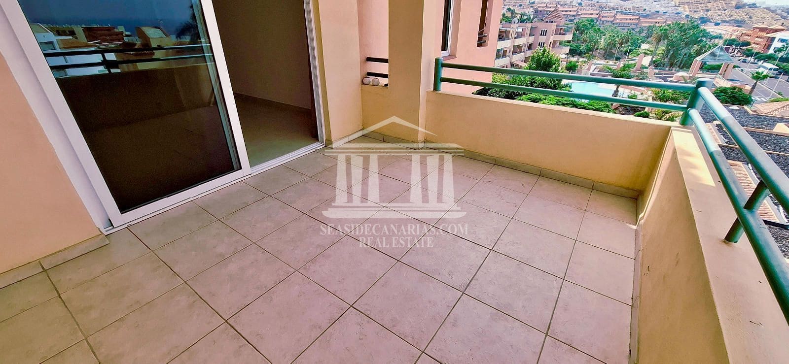 2 soverom Leilighet til salgs i El Madronal med svømmebasseng garasje - € 429 500 (Ref: 9752382)