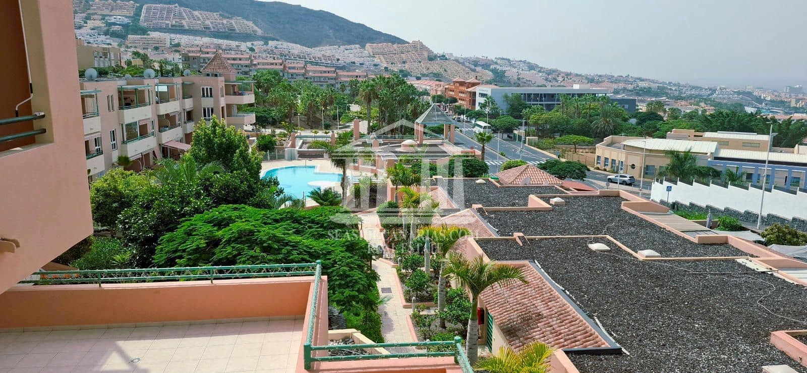 2 soverom Leilighet til salgs i El Madronal med svømmebasseng garasje - € 429 500 (Ref: 9752382)