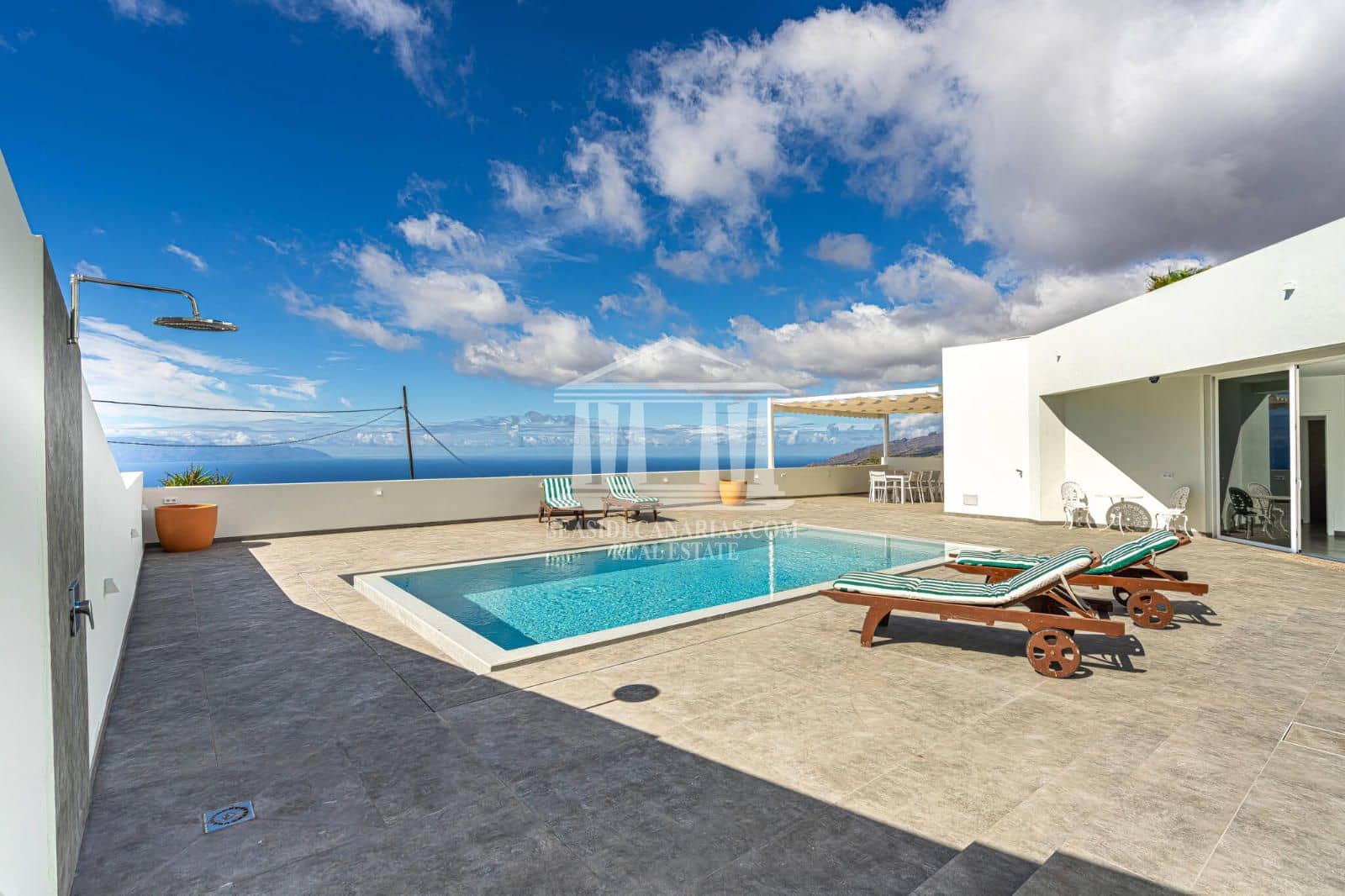 3 soverom Villa til salgs i Guia de Isora med svømmebasseng garasje - € 998 000 (Ref: 9752383)