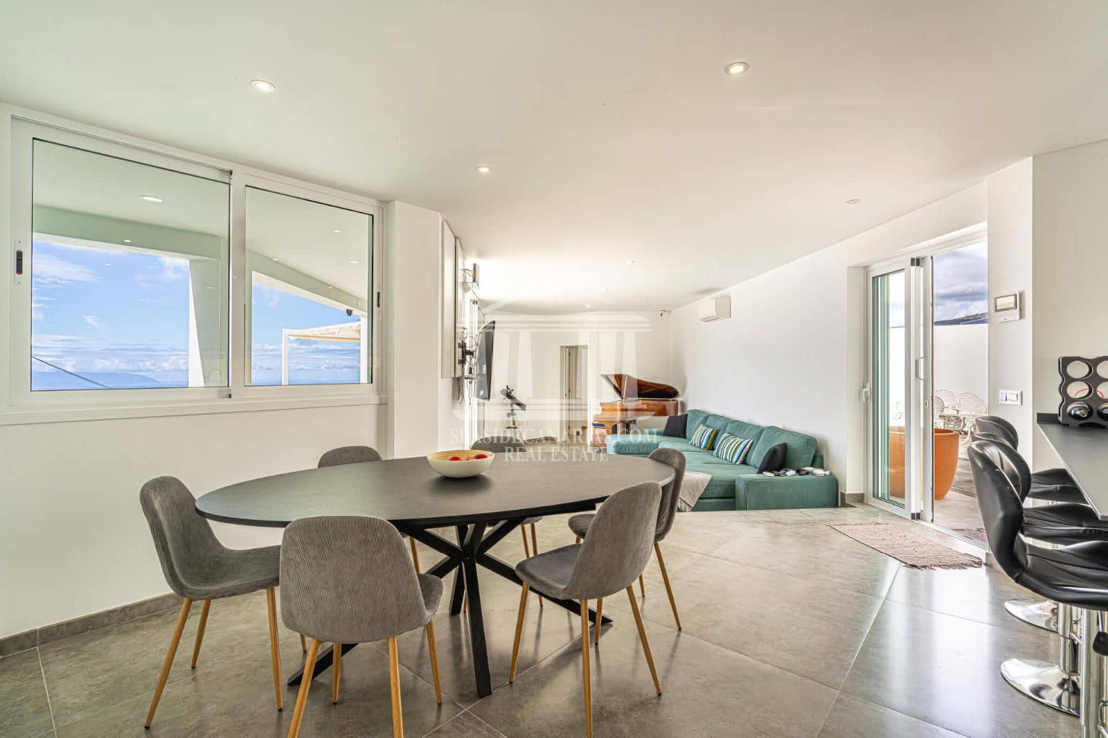 3 soverom Villa til salgs i Guia de Isora med svømmebasseng garasje - € 998 000 (Ref: 9752383)