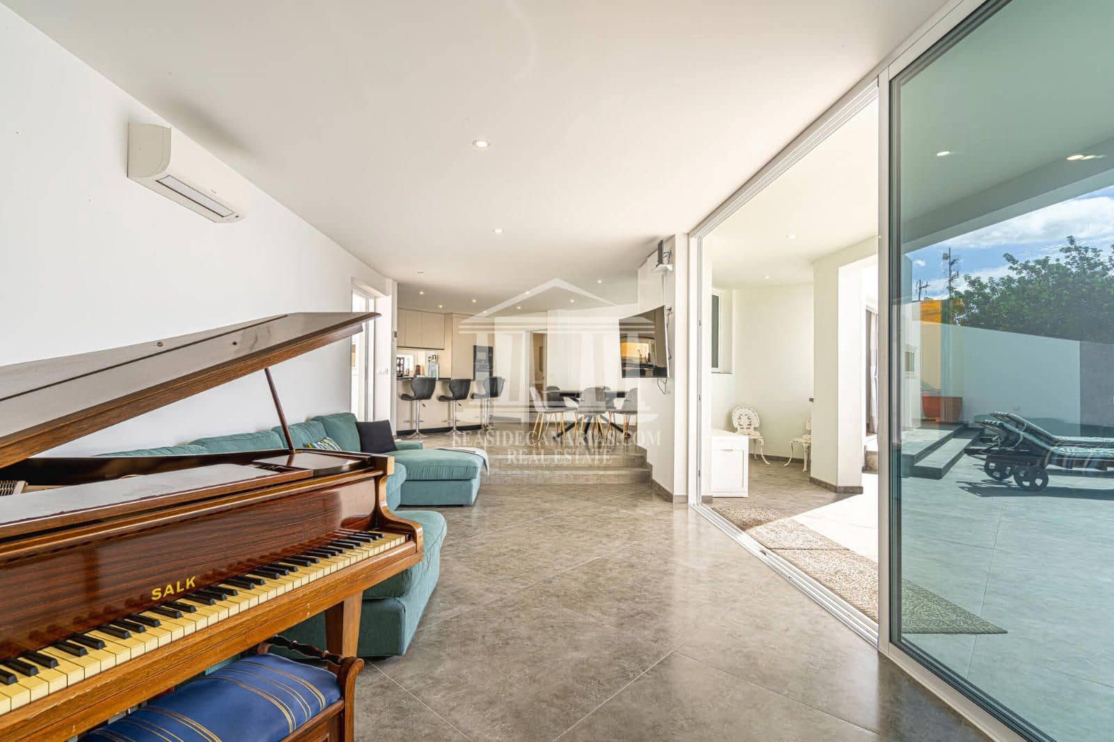 3 soverom Villa til salgs i Guia de Isora med svømmebasseng garasje - € 998 000 (Ref: 9752383)