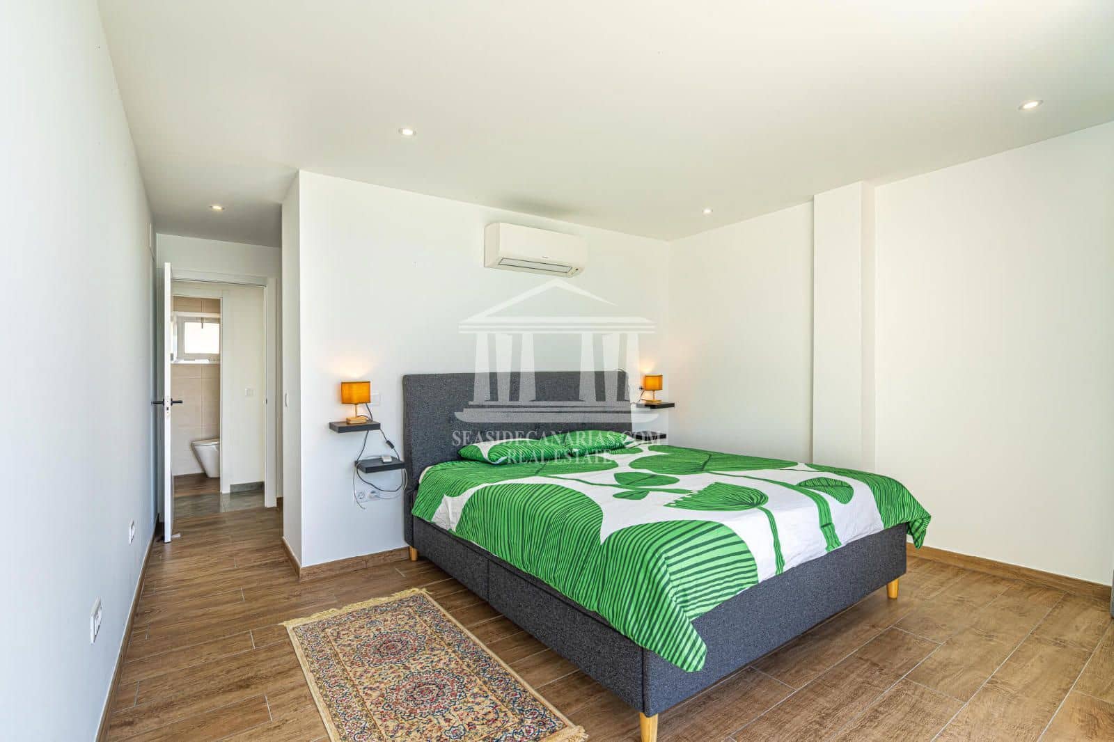 3 soverom Villa til salgs i Guia de Isora med svømmebasseng garasje - € 998 000 (Ref: 9752383)