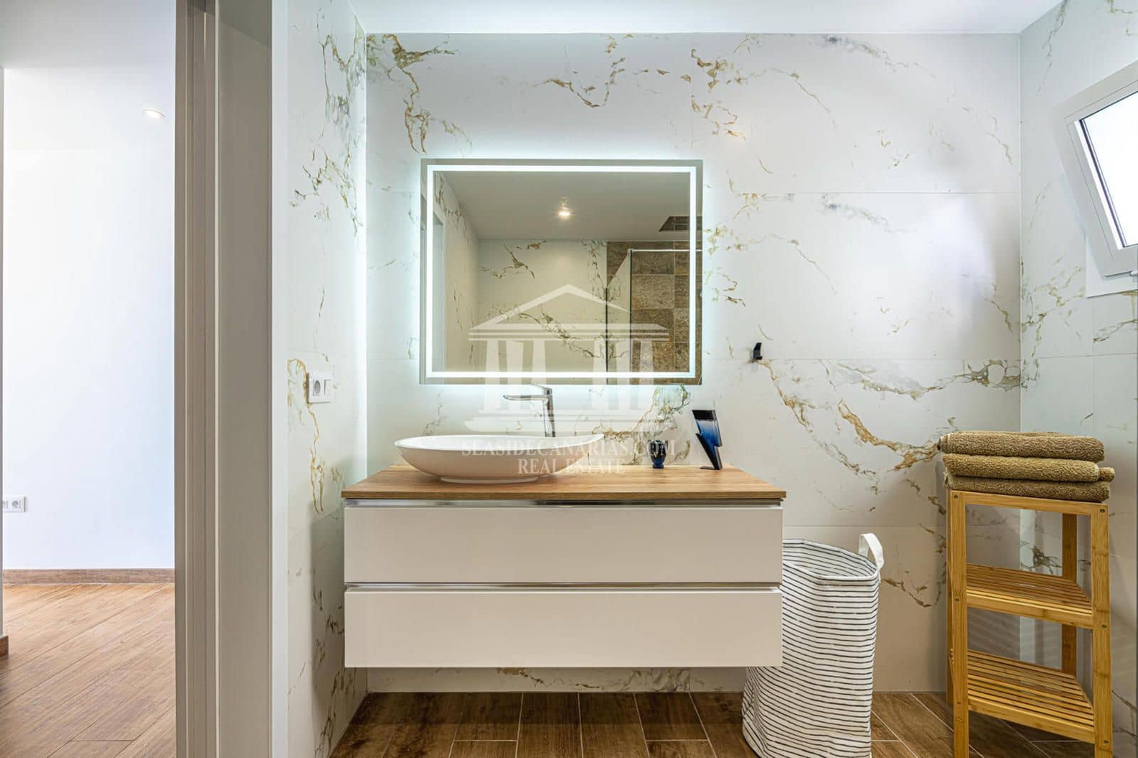 3 soverom Villa til salgs i Guia de Isora med svømmebasseng garasje - € 998 000 (Ref: 9752383)