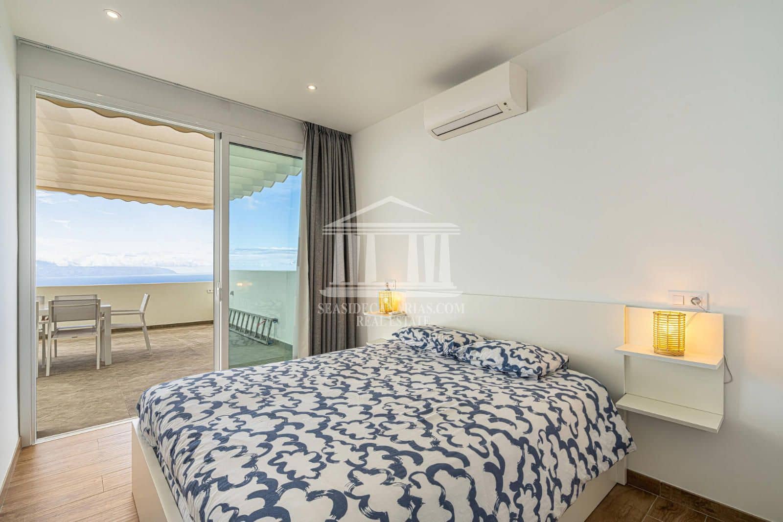 3 soverom Villa til salgs i Guia de Isora med svømmebasseng garasje - € 998 000 (Ref: 9752383)