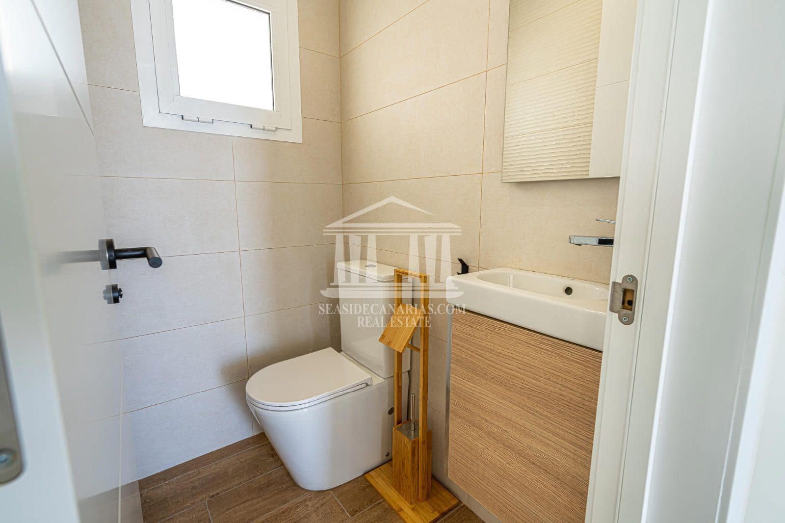 3 soverom Villa til salgs i Guia de Isora med svømmebasseng garasje - € 998 000 (Ref: 9752383)