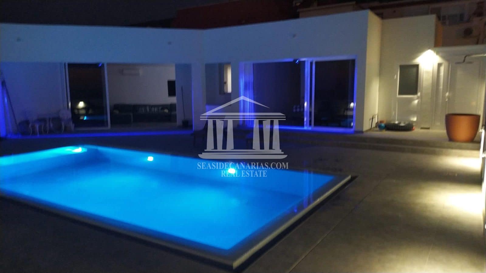 3 soverom Villa til salgs i Guia de Isora med svømmebasseng garasje - € 998 000 (Ref: 9752383)