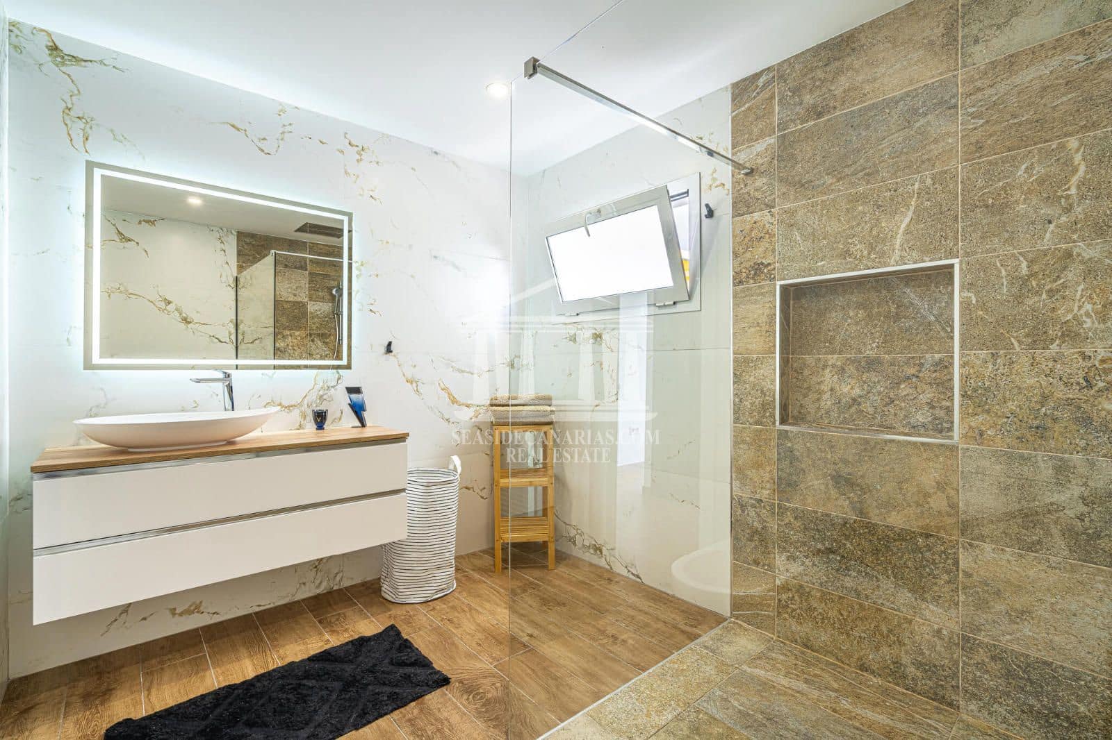 3 soverom Villa til salgs i Guia de Isora med svømmebasseng garasje - € 998 000 (Ref: 9752383)