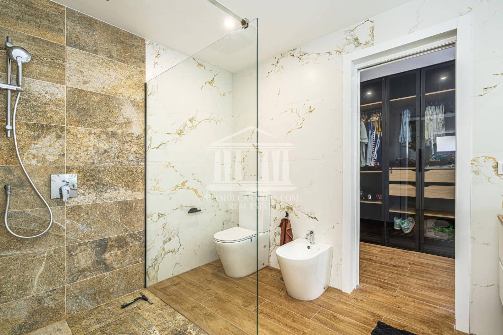 3 soverom Villa til salgs i Guia de Isora med svømmebasseng garasje - € 998 000 (Ref: 9752383)