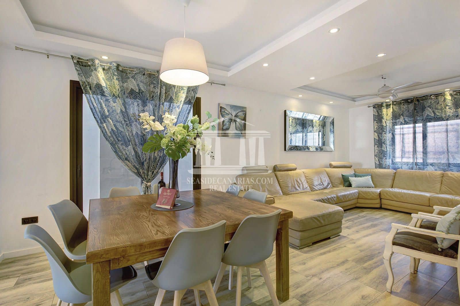 4 bedroom Villa for sale in Armenime with pool garage - € 785,000 (Ref: 9752384)