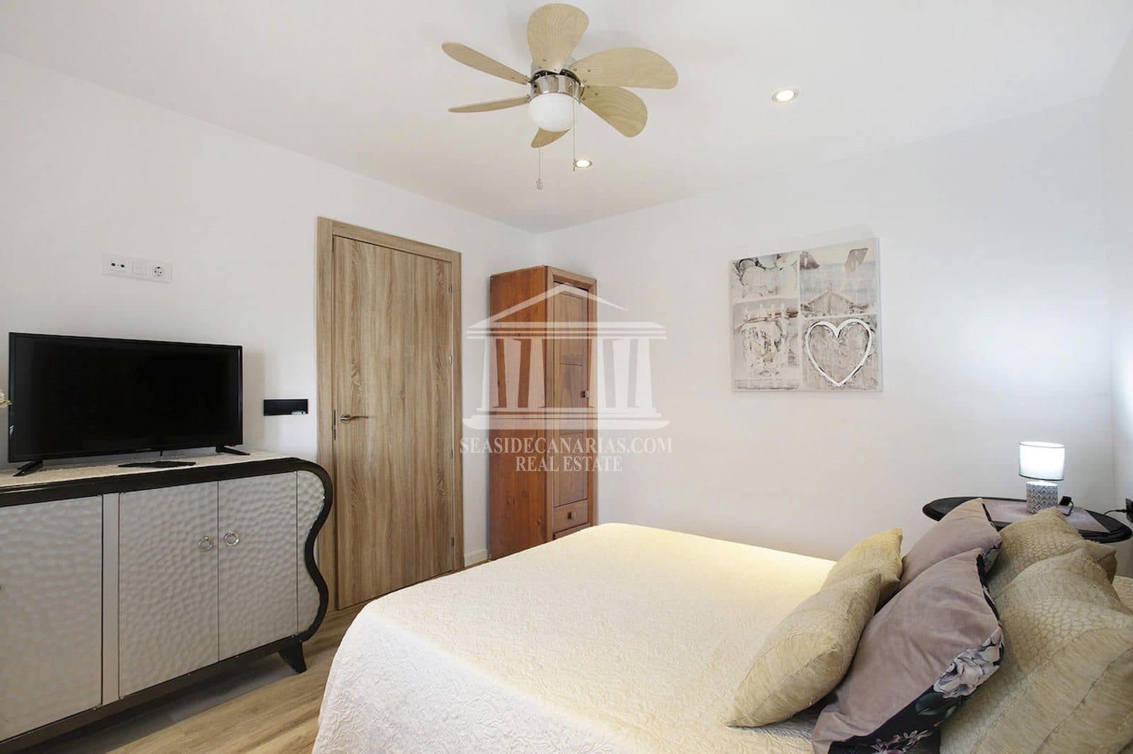 4 bedroom Villa for sale in Armenime with pool garage - € 785,000 (Ref: 9752384)