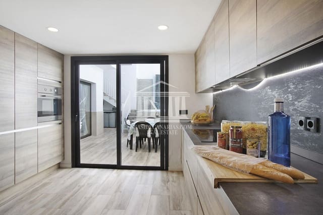 4 bedroom Villa for sale in Armeñime, Adeje with pool garage - € 785,000 (Ref: 9752384)