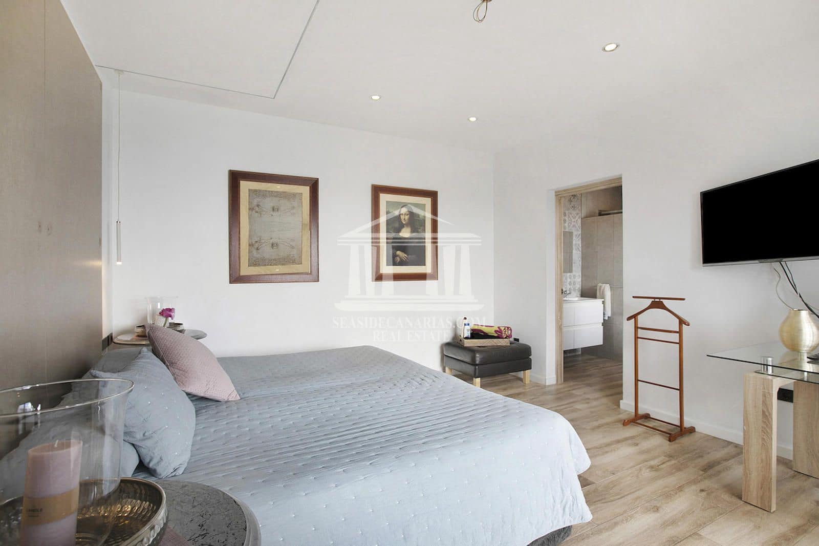 4 bedroom Villa for sale in Armenime with pool garage - € 785,000 (Ref: 9752384)