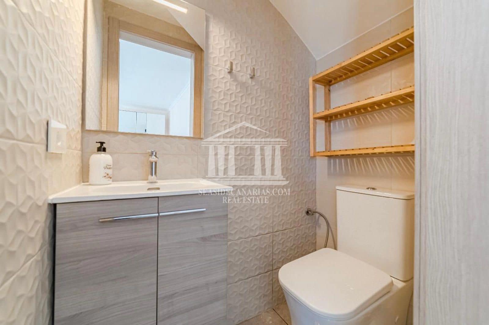 3 soveværelse Byhus til salg i Llano del Camello med swimmingpool garage - € 420.000 (Ref: 9752385)