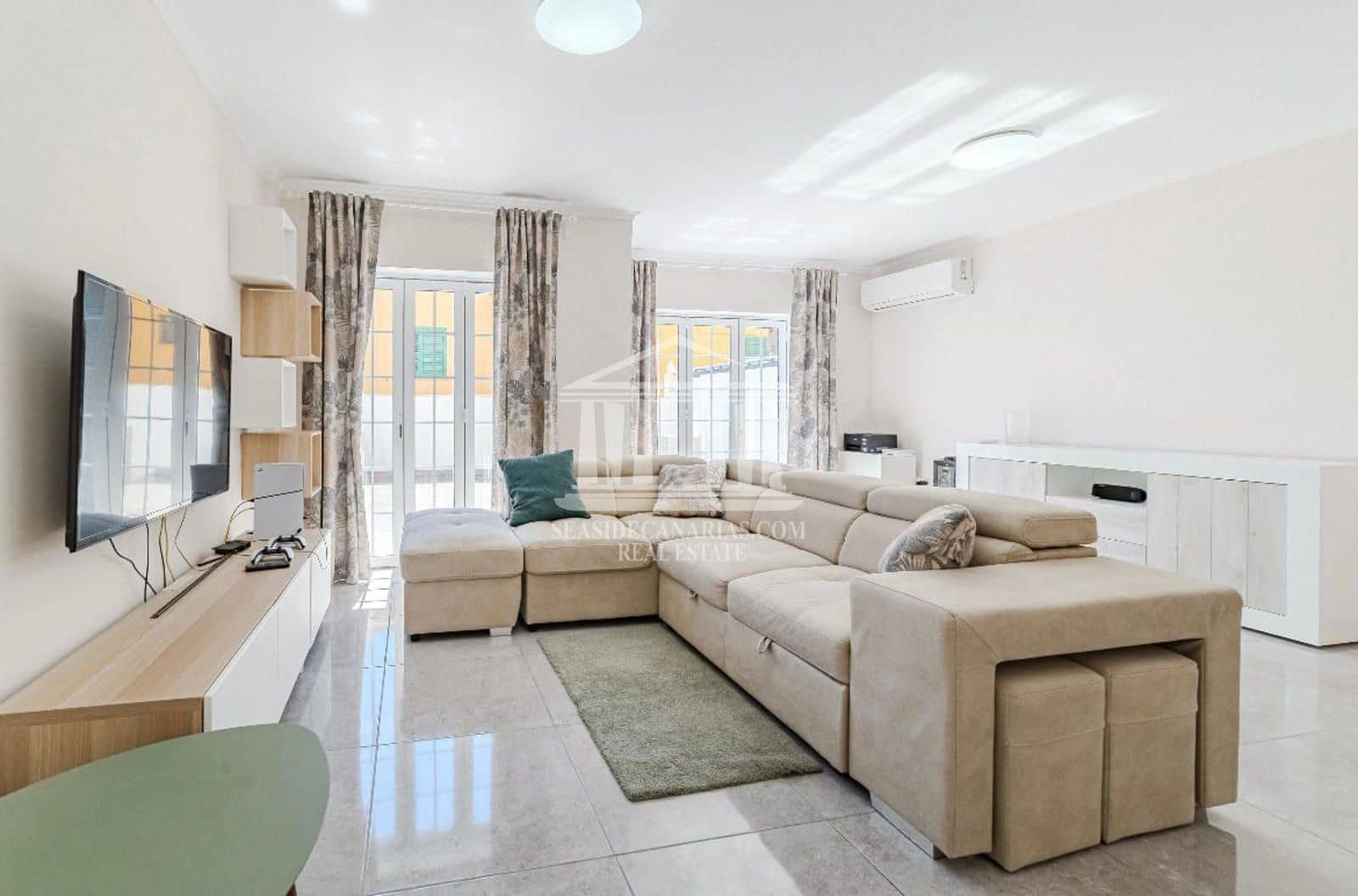 3 soveværelse Byhus til salg i Llano del Camello med swimmingpool garage - € 420.000 (Ref: 9752385)