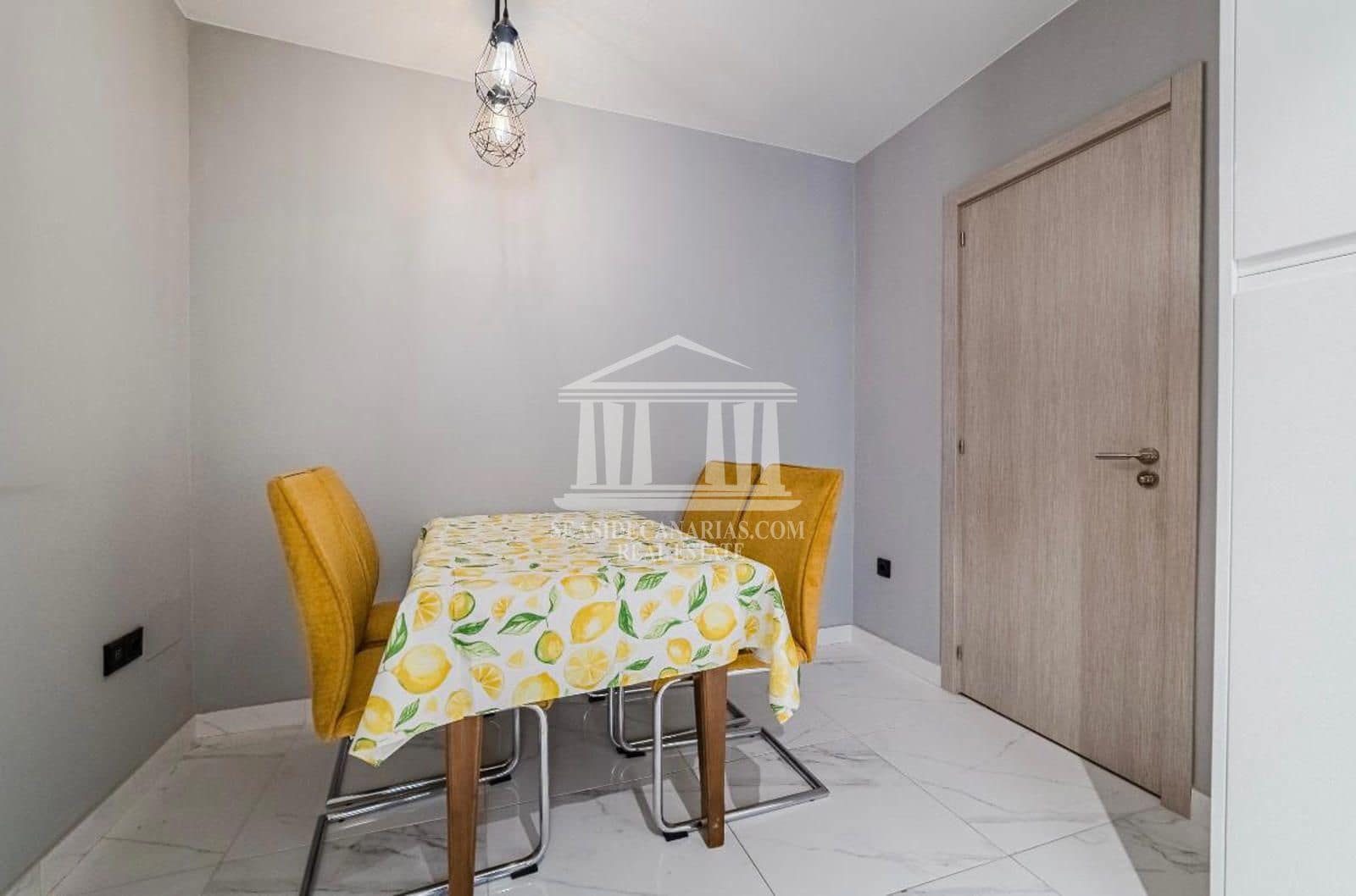 3 soveværelse Byhus til salg i Llano del Camello med swimmingpool garage - € 420.000 (Ref: 9752385)