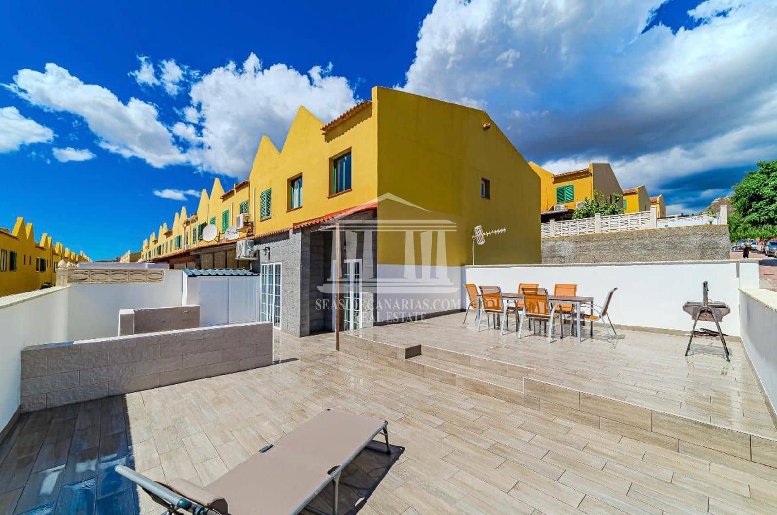 3 soveværelse Byhus til salg i Llano del Camello med swimmingpool garage - € 420.000 (Ref: 9752385)