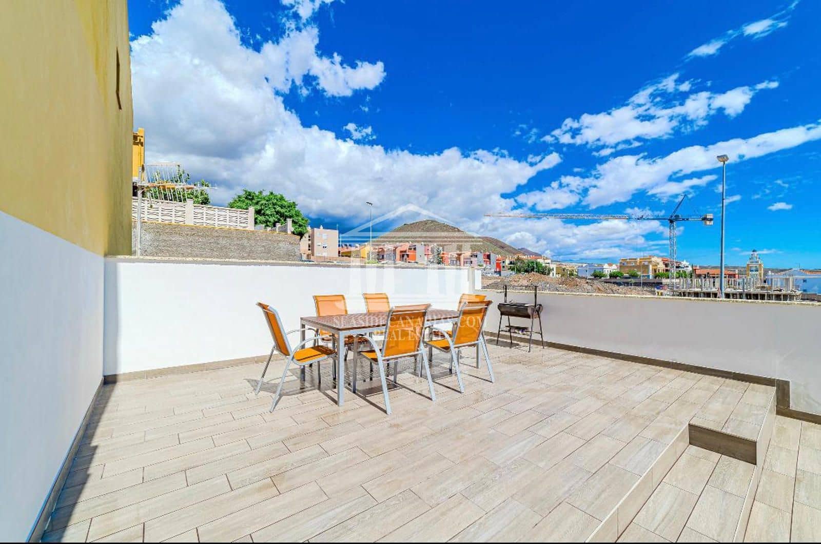 3 soveværelse Byhus til salg i Llano del Camello med swimmingpool garage - € 420.000 (Ref: 9752385)