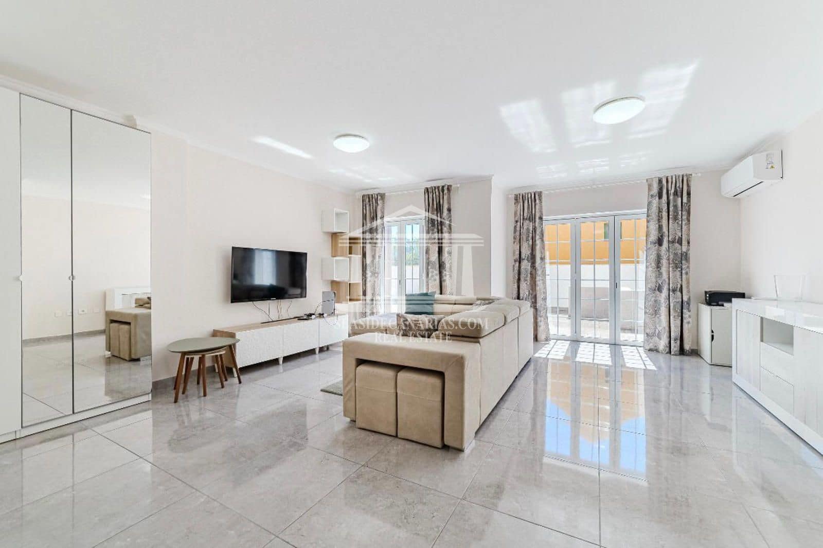 3 soveværelse Byhus til salg i Llano del Camello med swimmingpool garage - € 420.000 (Ref: 9752385)