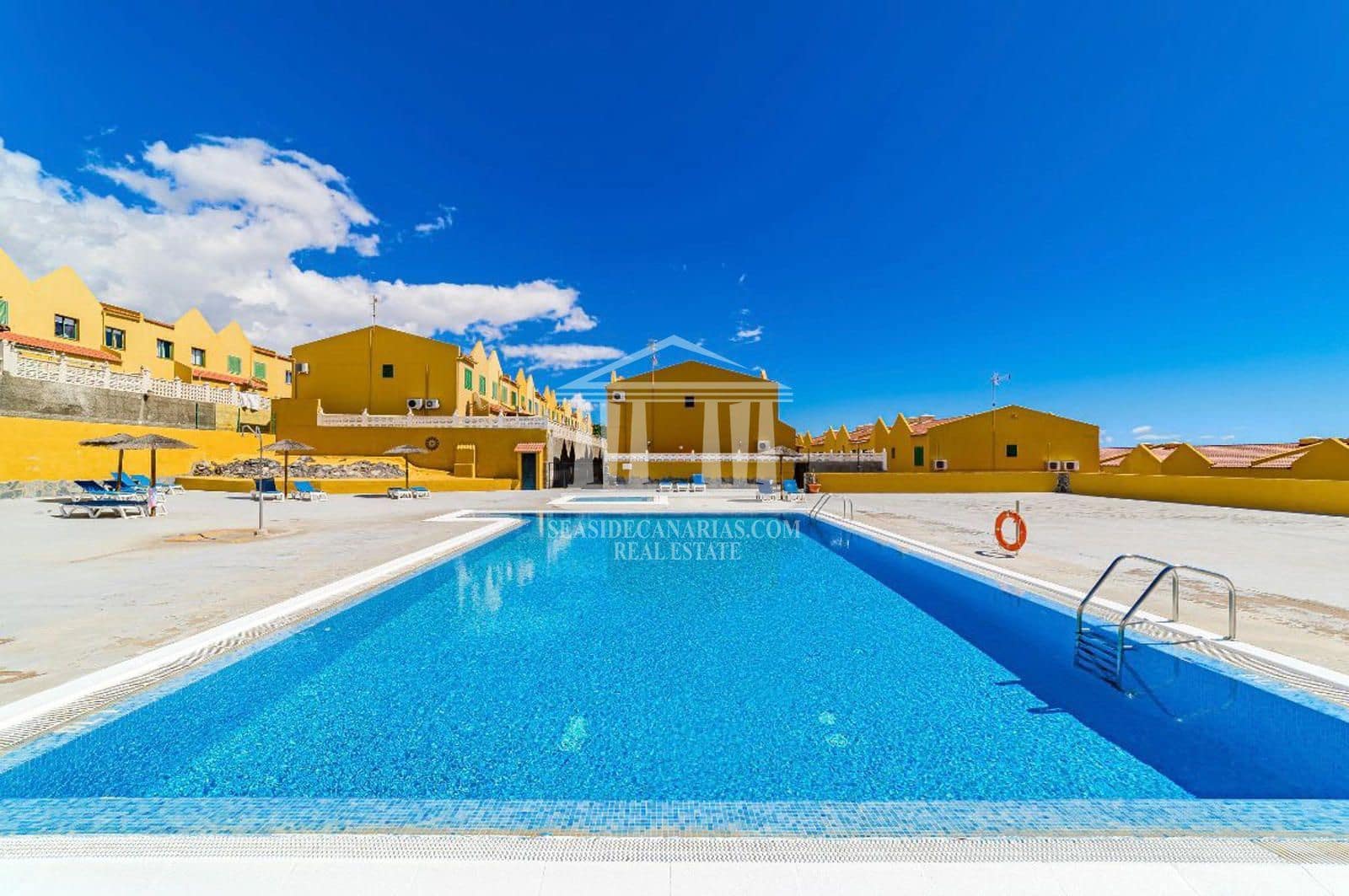 3 soveværelse Byhus til salg i Llano del Camello med swimmingpool garage - € 420.000 (Ref: 9752385)