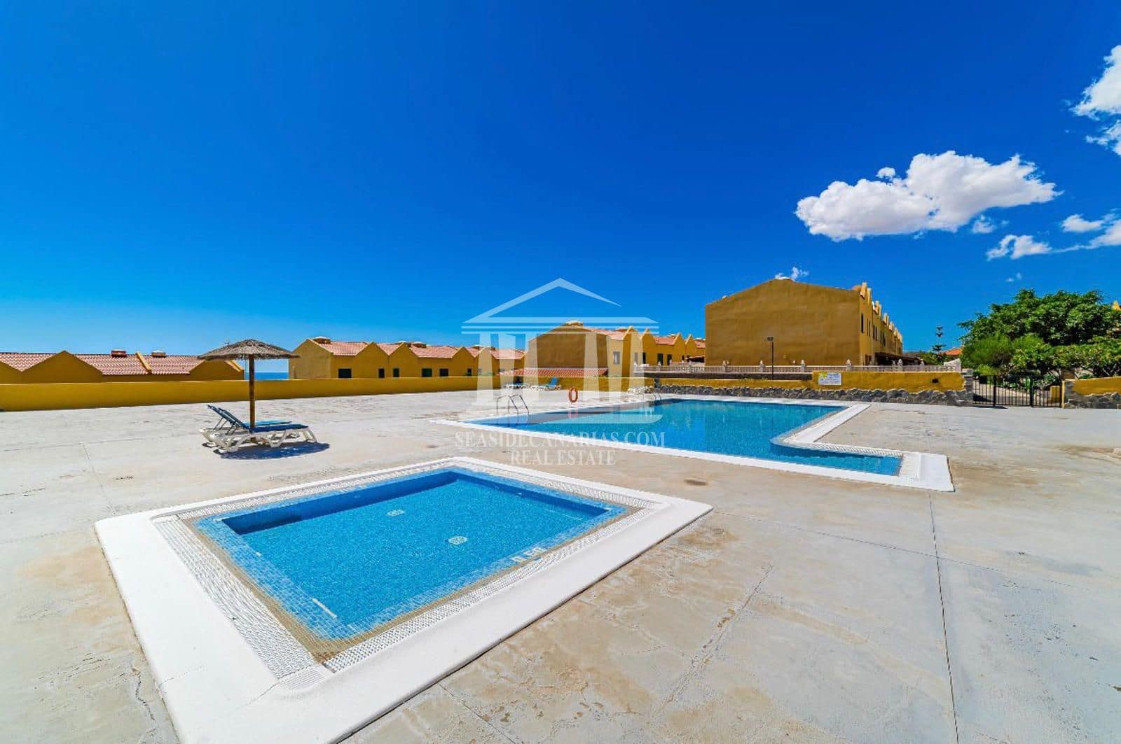 3 soveværelse Byhus til salg i Llano del Camello med swimmingpool garage - € 420.000 (Ref: 9752385)