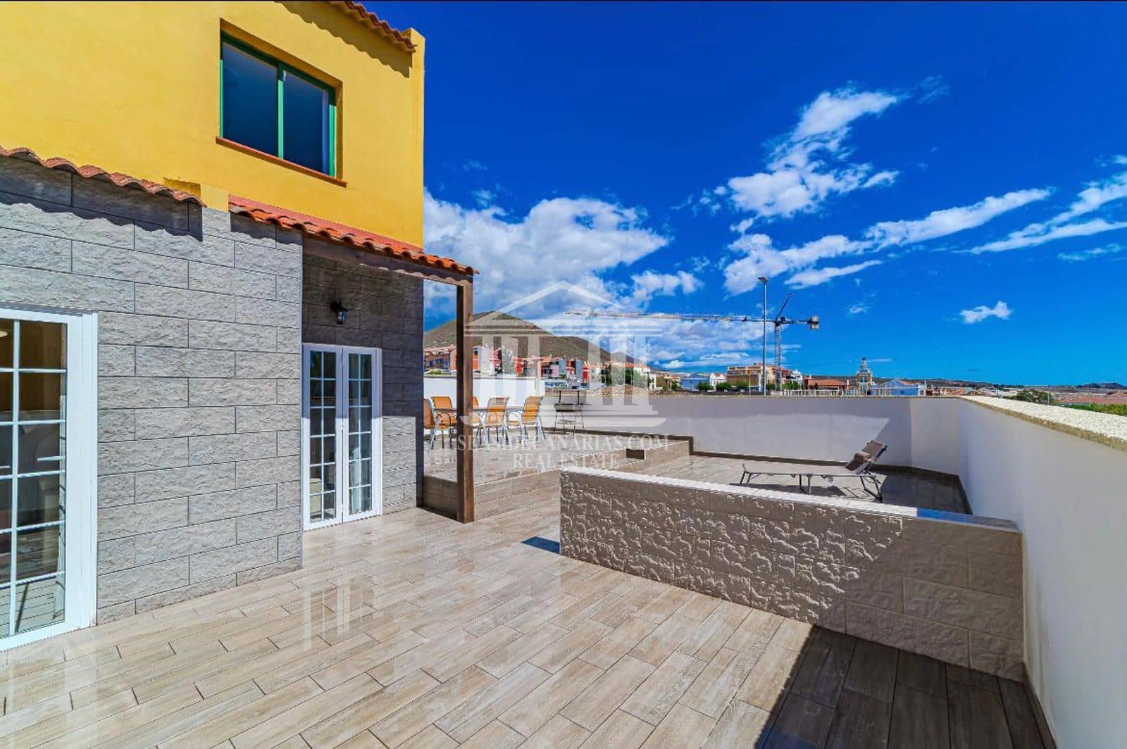 3 soveværelse Byhus til salg i Llano del Camello med swimmingpool garage - € 420.000 (Ref: 9752385)