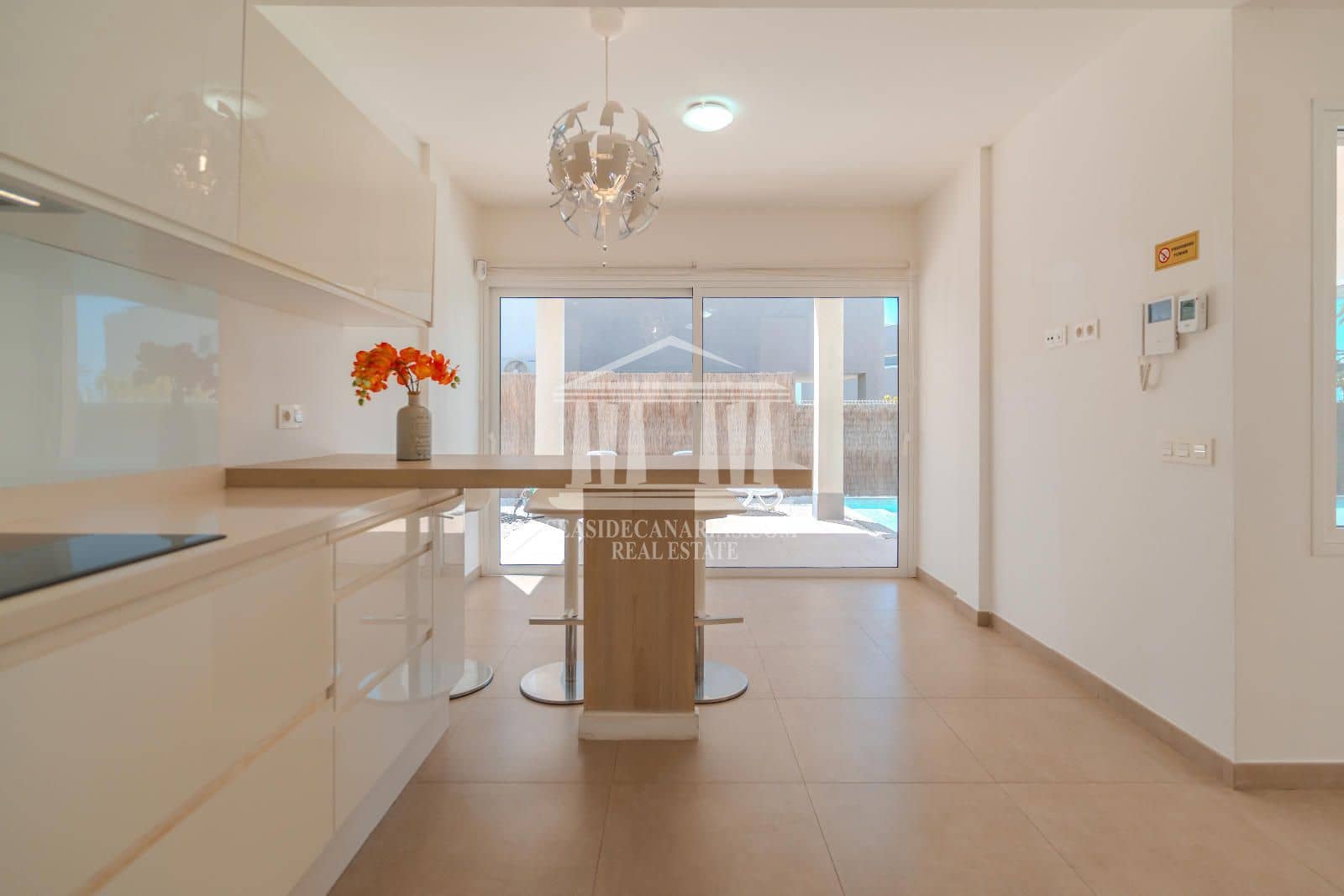 3 slaapkamer Villa te koop in Playa Paraiso met zwembad garage - € 1.175.000 (Ref: 9752386)