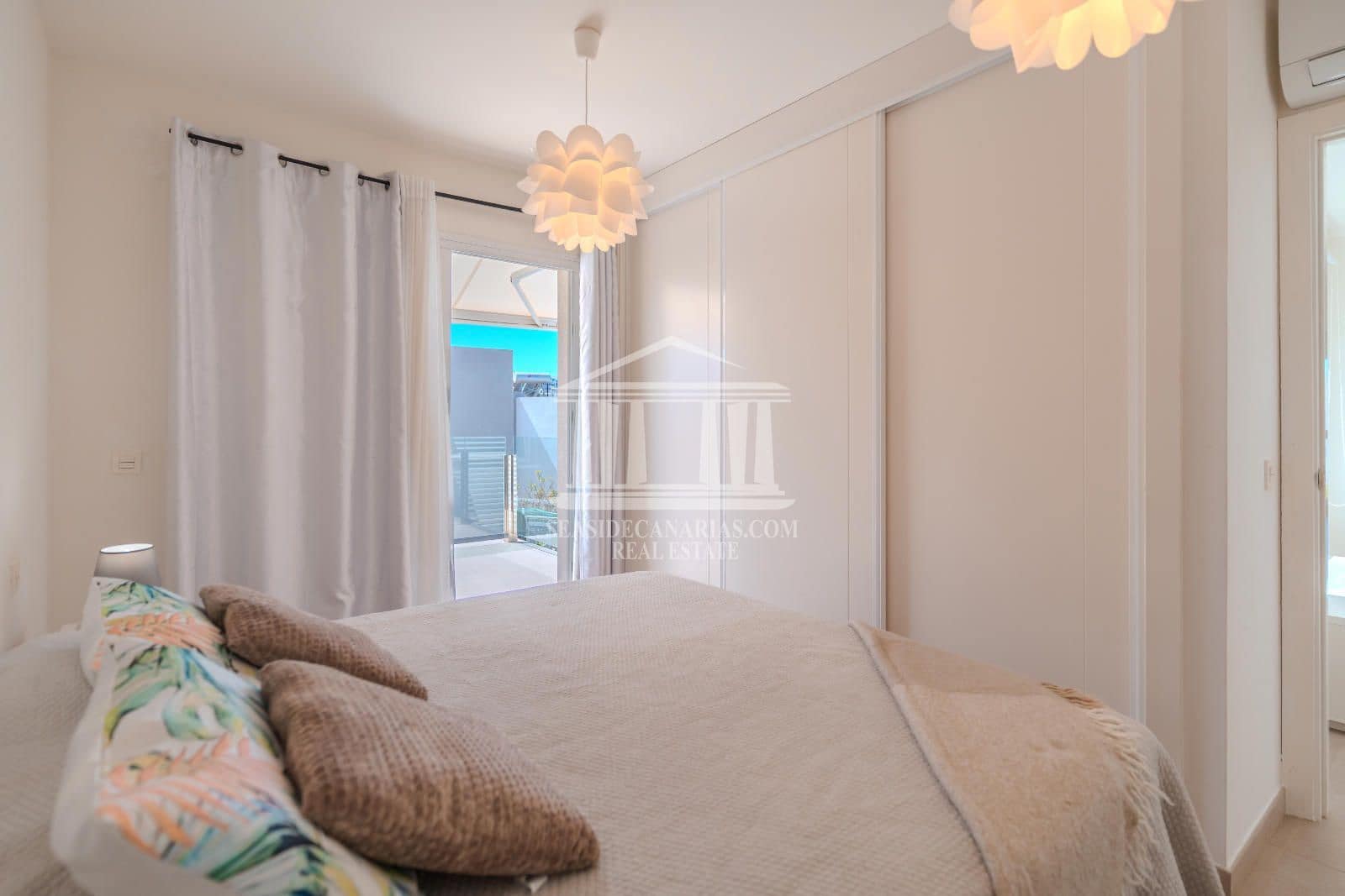 3 slaapkamer Villa te koop in Playa Paraiso met zwembad garage - € 1.175.000 (Ref: 9752386)