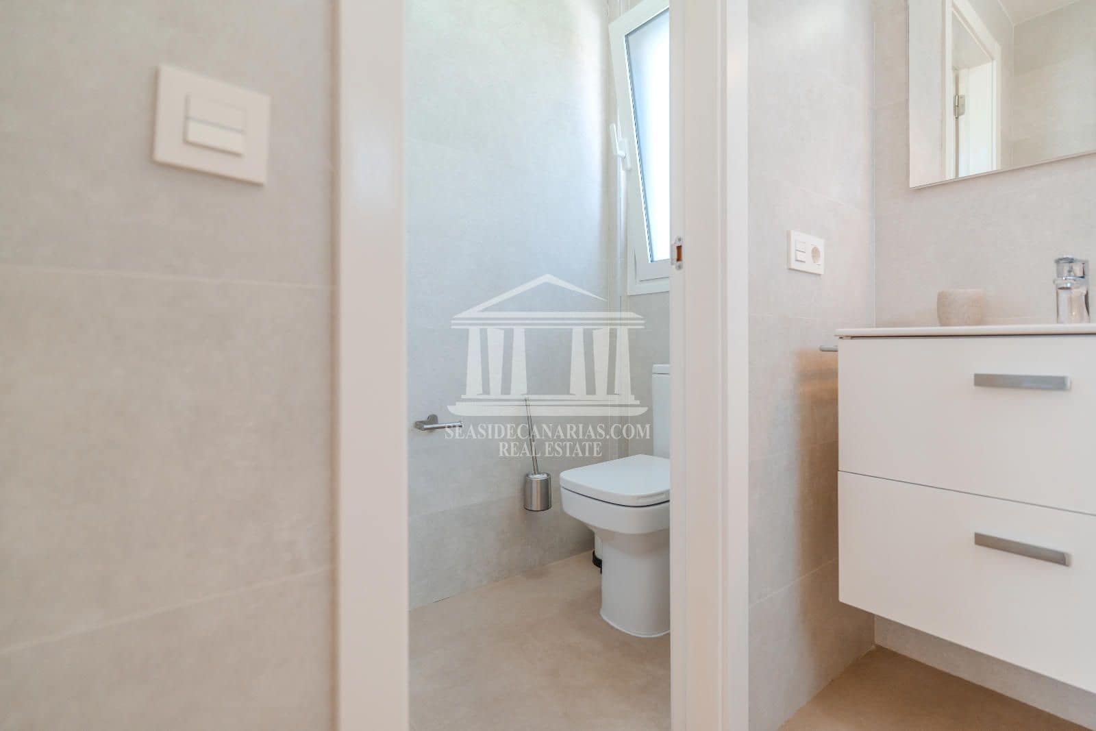 3 slaapkamer Villa te koop in Playa Paraiso met zwembad garage - € 1.175.000 (Ref: 9752386)