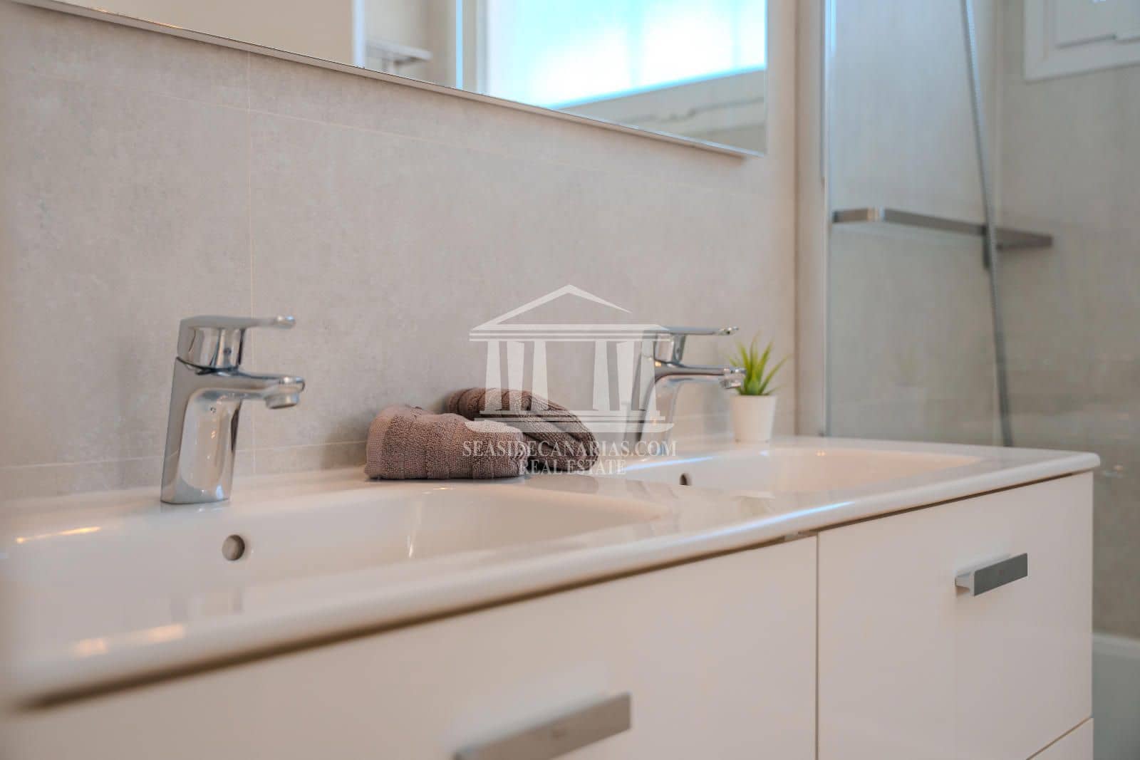 3 slaapkamer Villa te koop in Playa Paraiso met zwembad garage - € 1.175.000 (Ref: 9752386)