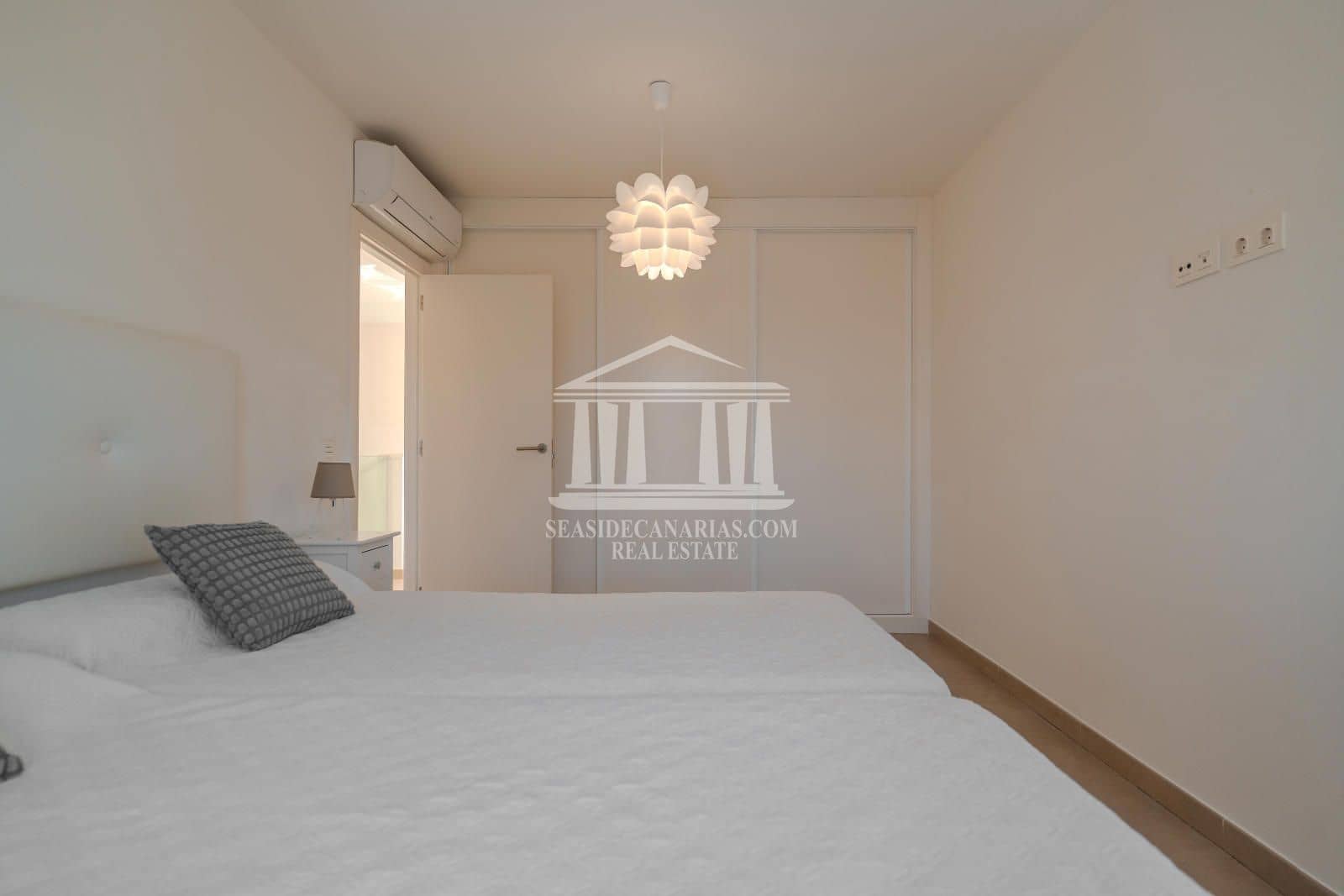 3 slaapkamer Villa te koop in Playa Paraiso met zwembad garage - € 1.175.000 (Ref: 9752386)