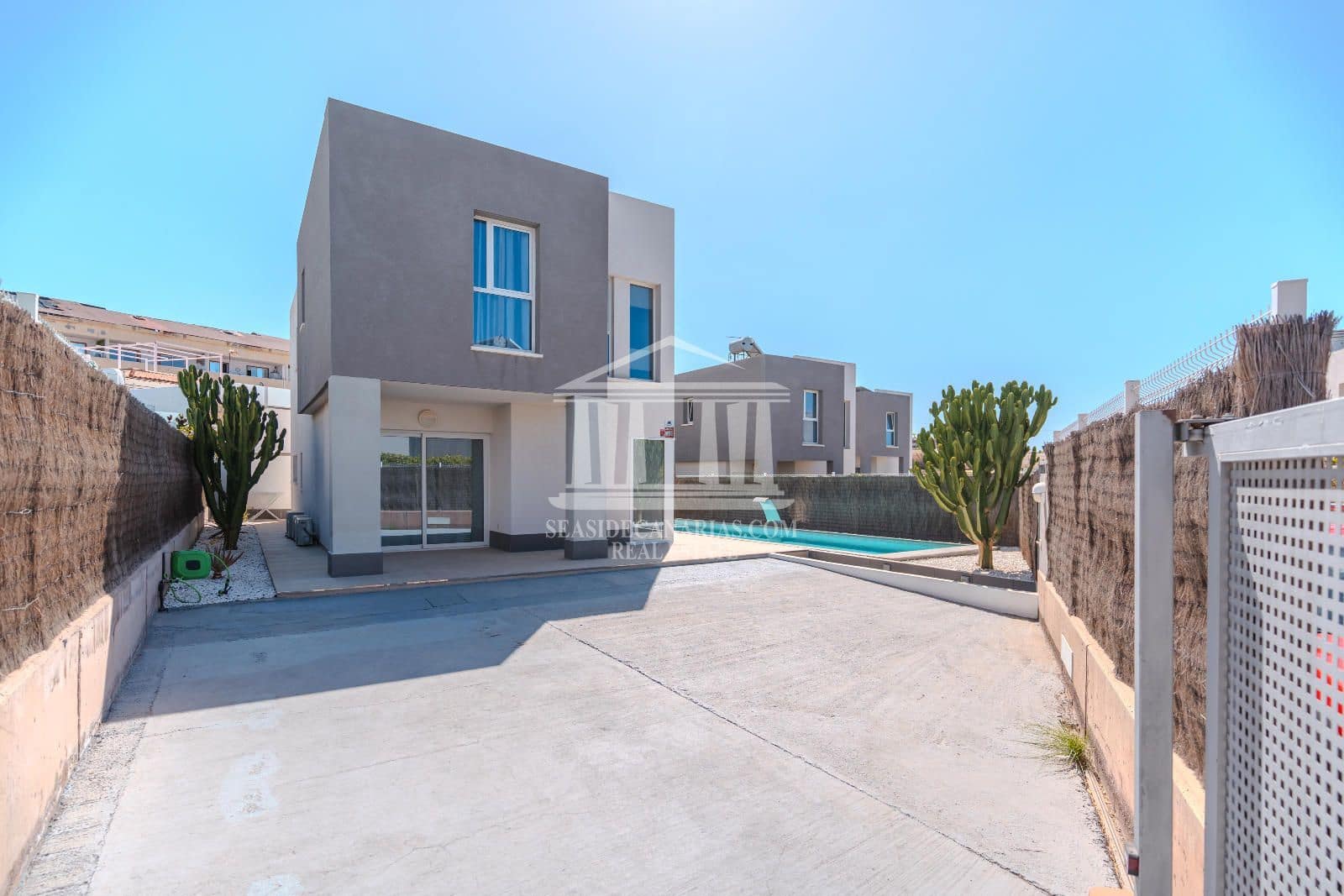 3 slaapkamer Villa te koop in Playa Paraiso met zwembad garage - € 1.175.000 (Ref: 9752386)