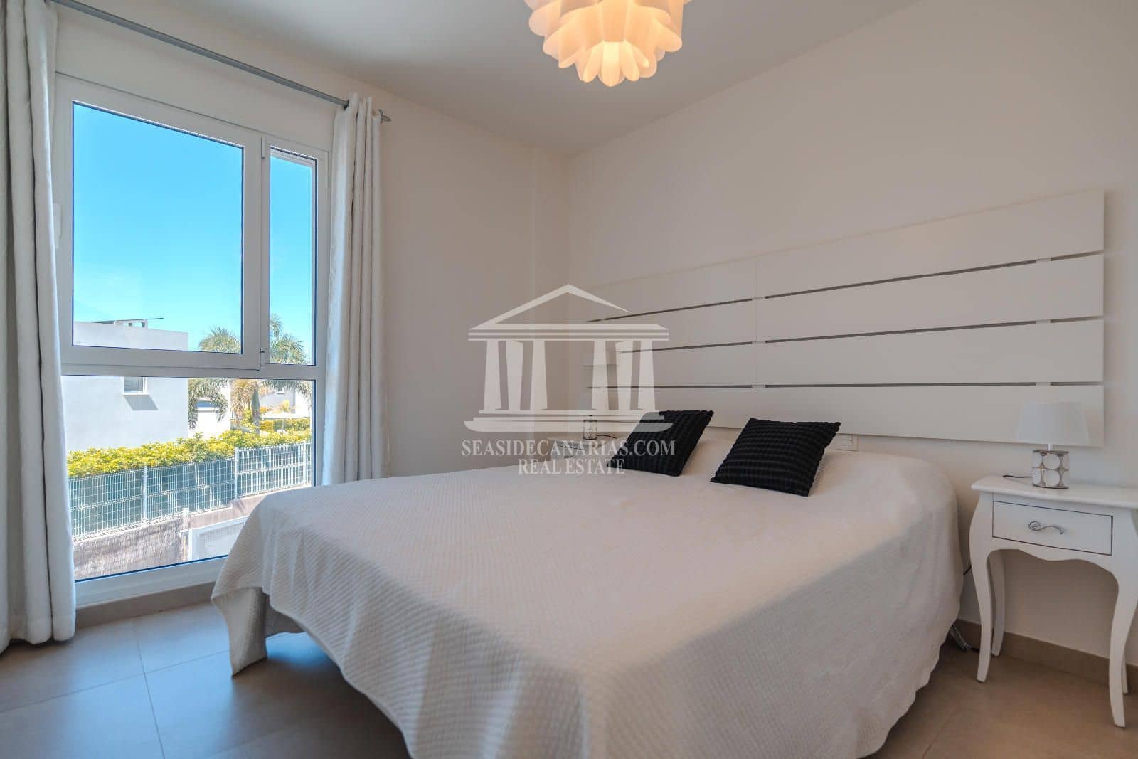 3 slaapkamer Villa te koop in Playa Paraiso met zwembad garage - € 1.175.000 (Ref: 9752386)