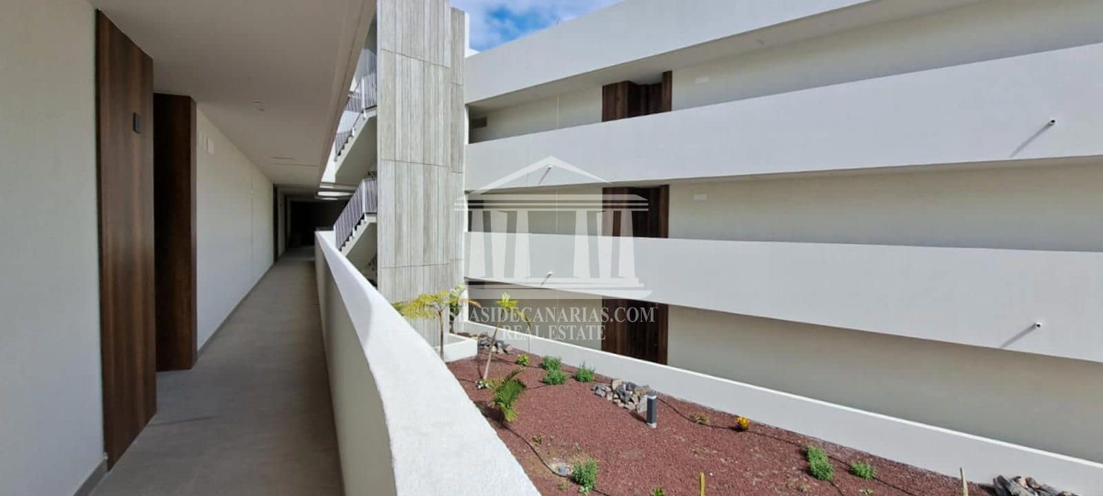 2 bedroom Flat for sale in Costa Adeje with pool garage - € 550,000 (Ref: 9753702)