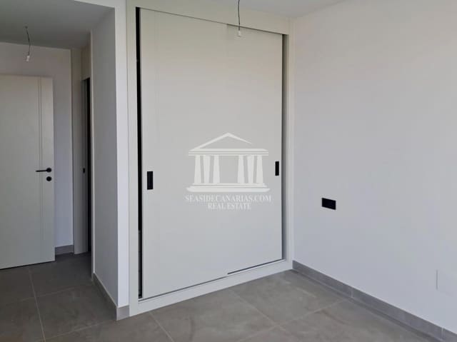 2 makuuhuone Asunto myytävänä paikassa Costa Adeje, Adeje mukana uima-altaan 
autotalli - 550 000 € (Ref: 9753702)