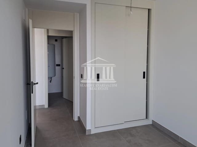 2 makuuhuone Asunto myytävänä paikassa Costa Adeje, Adeje mukana uima-altaan 
autotalli - 550 000 € (Ref: 9753702)