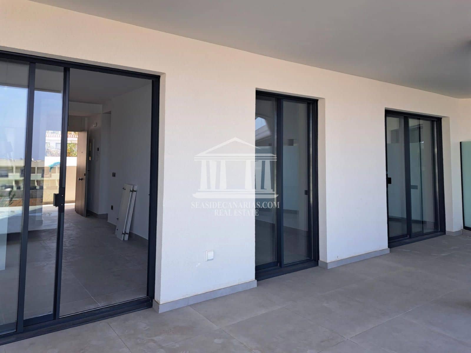 2 bedroom Flat for sale in Costa Adeje with pool garage - € 550,000 (Ref: 9753702)