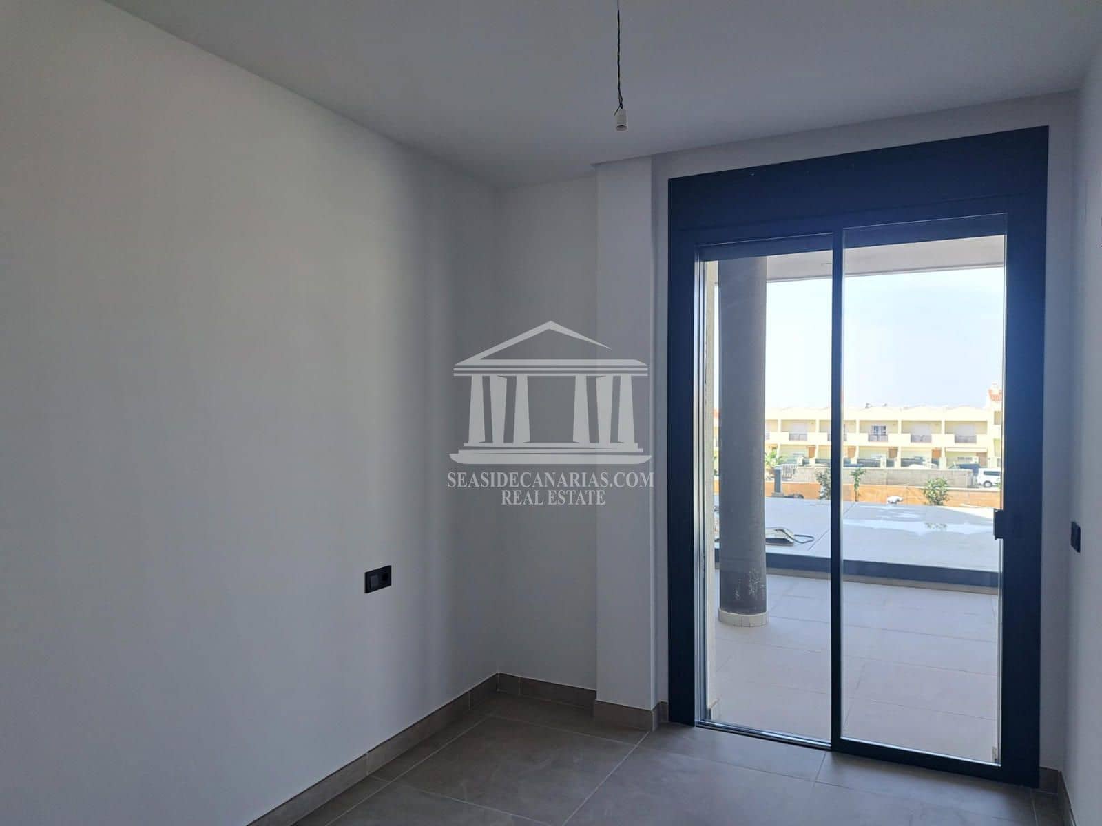 2 bedroom Flat for sale in Costa Adeje with pool garage - € 550,000 (Ref: 9753702)