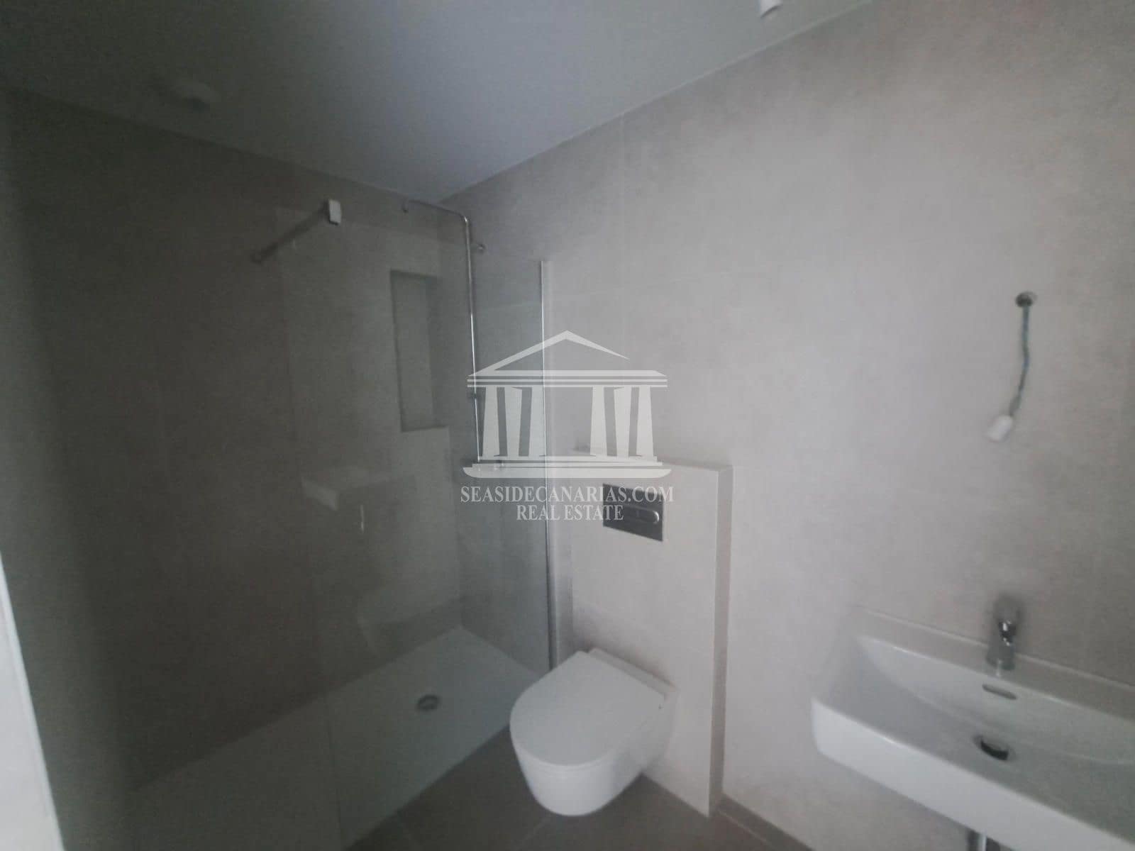 2 bedroom Flat for sale in Costa Adeje with pool garage - € 550,000 (Ref: 9753702)