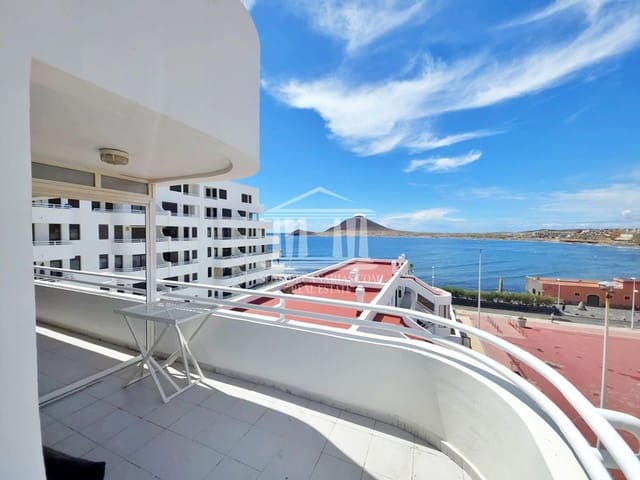 2 chambre Appartement à vendre à El Medano, Granadilla de Abona avec piscine - 579 500 € (Ref: 9753708)