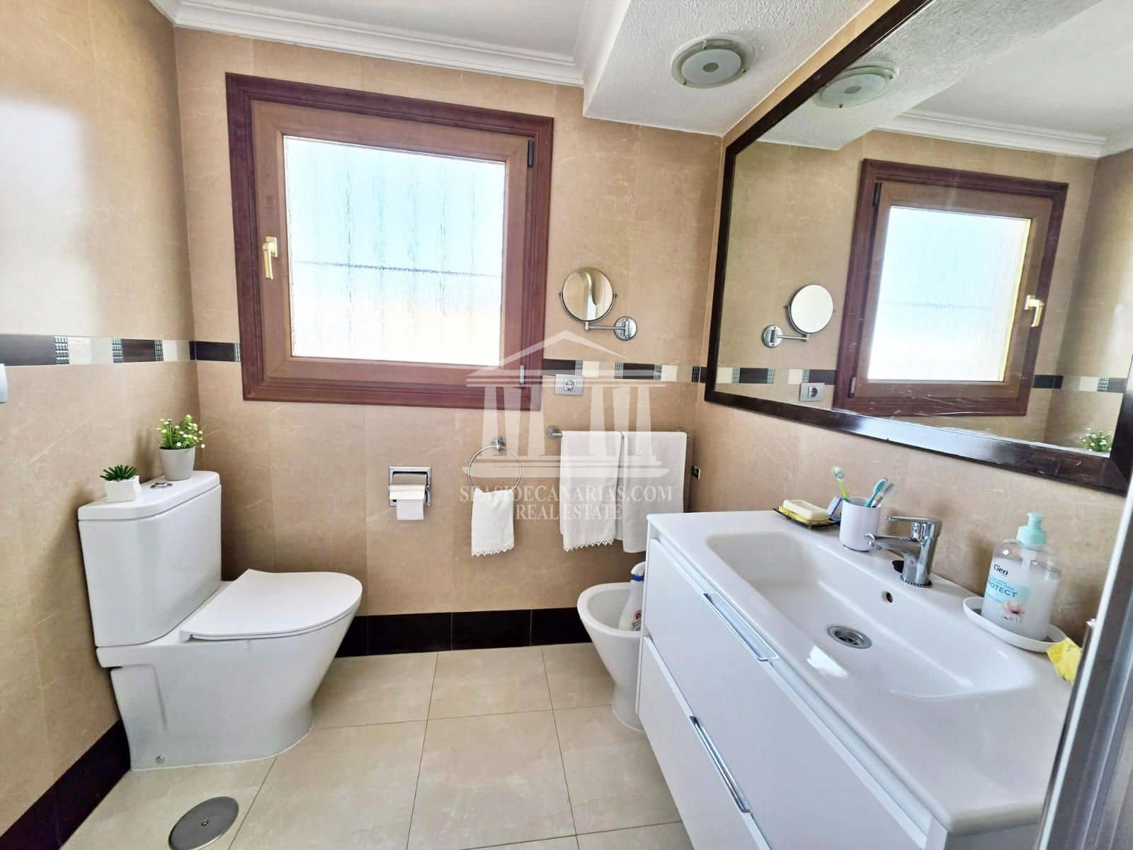 1 soverom Leilighet til salgs i Los Cristianos med svømmebasseng - € 232 000 (Ref: 9753709)