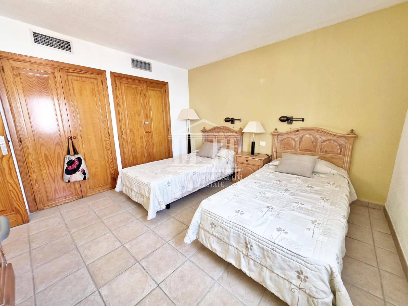 1 soverom Leilighet til salgs i Los Cristianos med svømmebasseng - € 232 000 (Ref: 9753709)