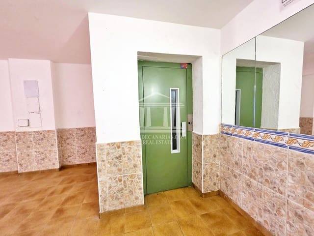 2 soveværelse Lejlighed til salg i Los Cristianos, Arona - € 245.000 (Ref: 9789681)